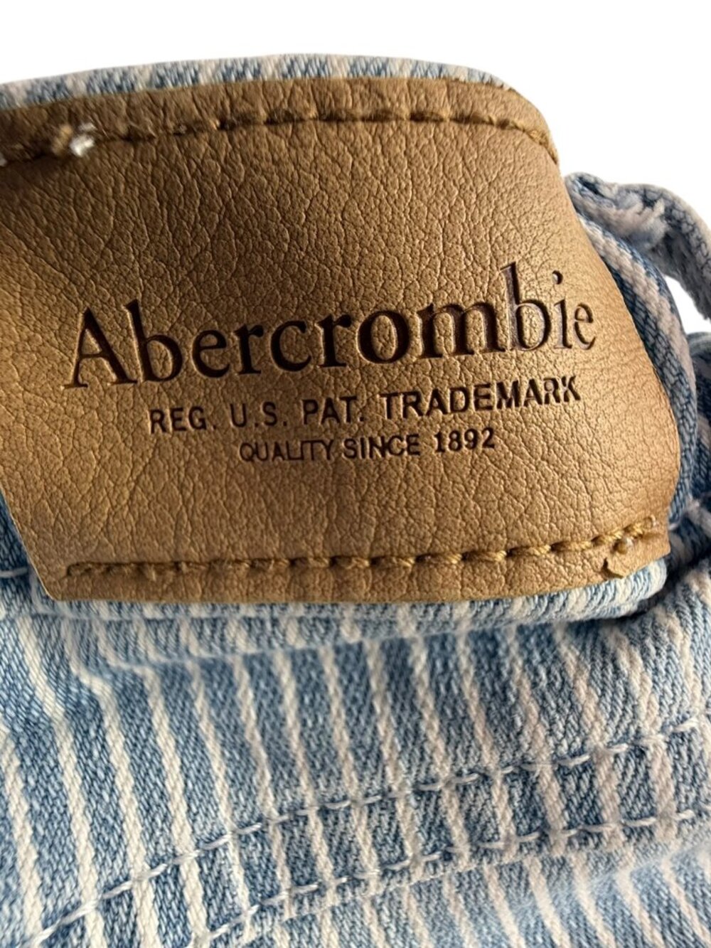 abercrombie and Fitch Pinstripe Blue White Shorts Size Kid's 7/8 Youth Boy Girl